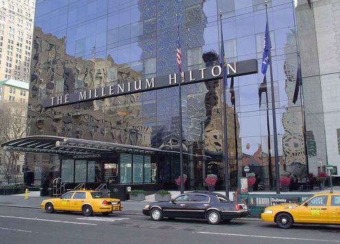 800px-Millenium-Hilton-Entrance
